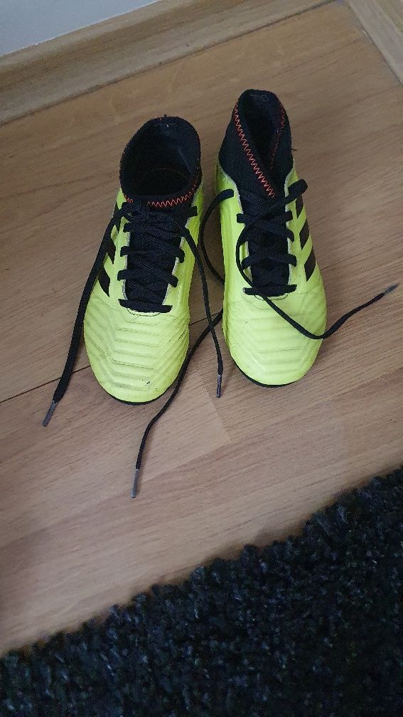 Детски бутонки за момче Adidas