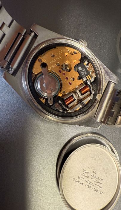 Bulova Accutron Accuquartz cu mecanism calibrul 2242,