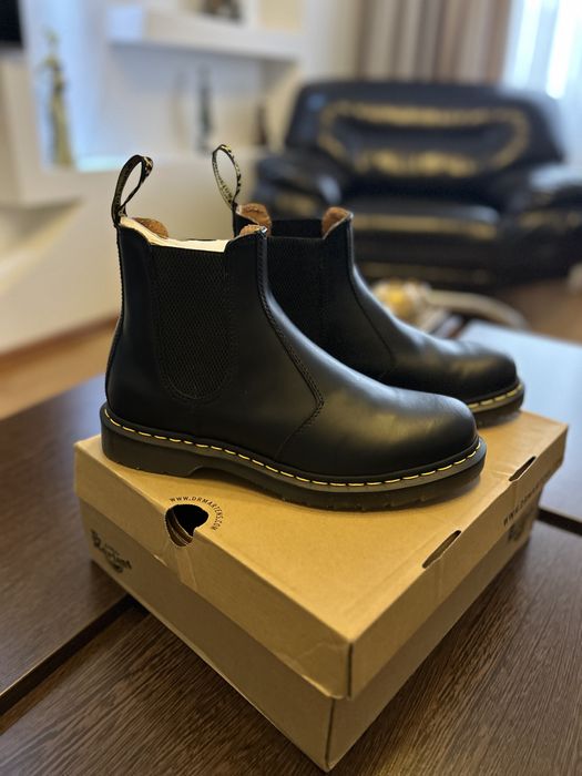 Ghete Dr. Martens Chelsea – Mărimea 44 – Noi, Nepurtate