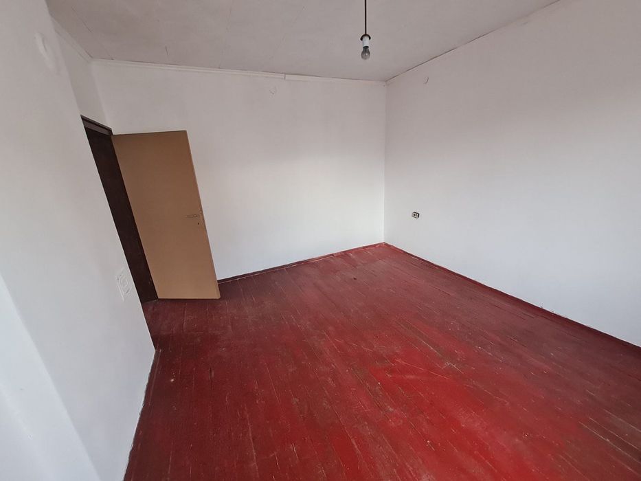 Продавам етаж от къща в Кюстендил Център