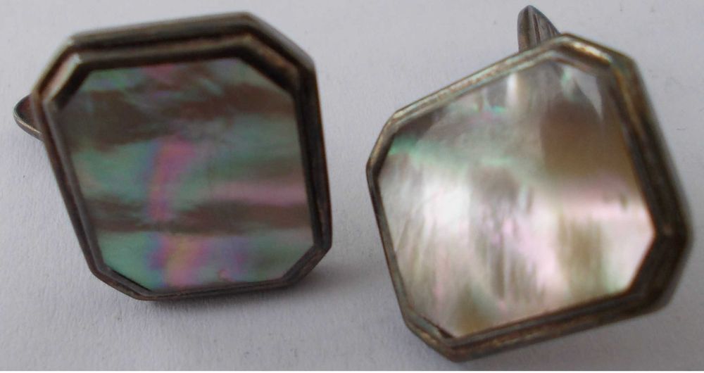 Butoni vechi din argint cu sidef (2)