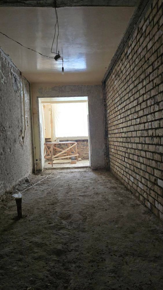 ПРОДАЕТСЯ 3/1/4  на: Ц-14 85м2 коробка