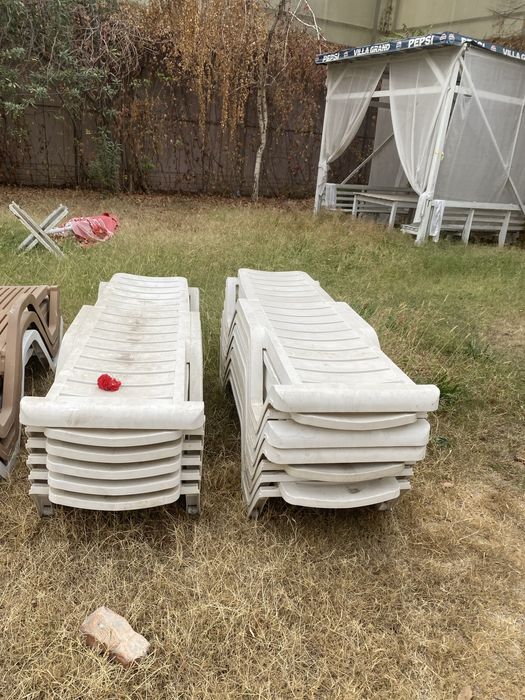 Лежаки для бассейна оптом