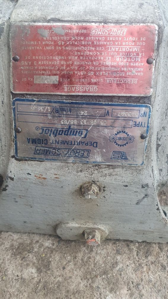 Motor cu reductor de mare forță la 380v. sau 220v.