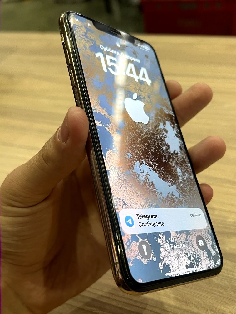 iPhone Xs Max  Gold