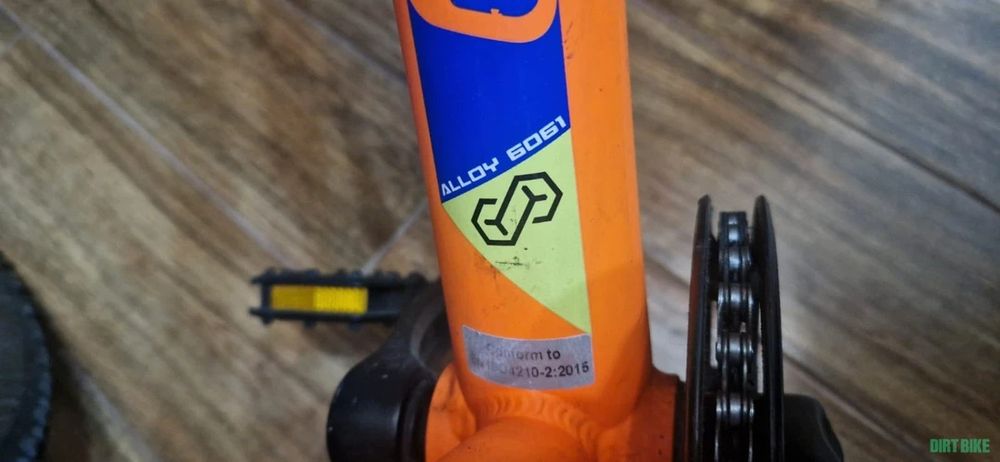 MTB CROSS Rebel Boy 20 - Portocaliu | 6-8 ani