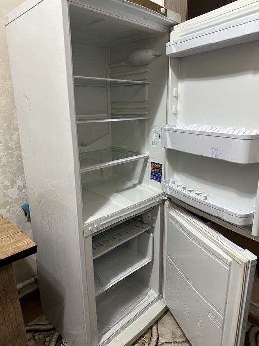 Продам холодильник Indesit б/у