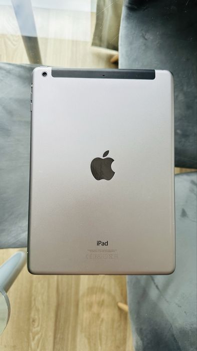 iPad Air (16 GB) cu SIM – stare bună, funcțional