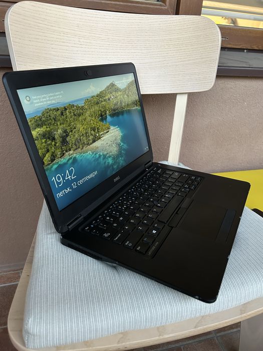 Лаптоп Dell Latitude Intel i5 8GB Windowa