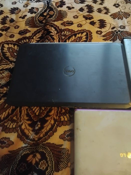 De vânzare 3 leptopuri