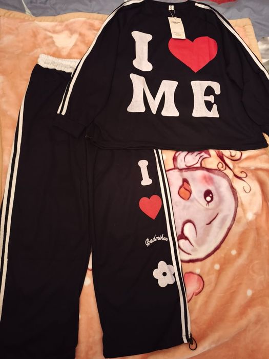 Прадается спортивки по 10тысячи тэди по 5000т