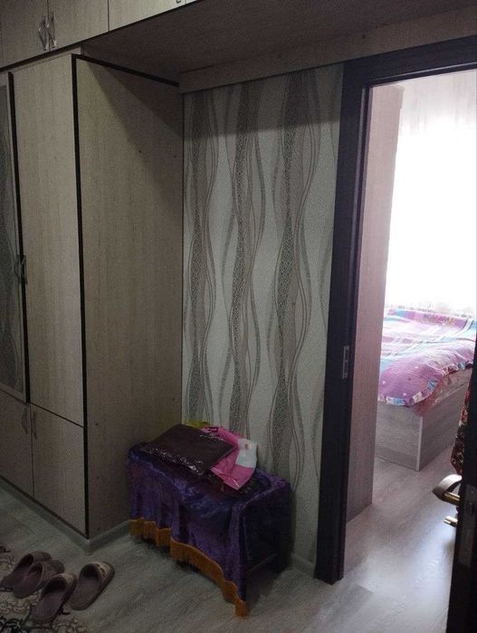 Продам 4 комнатную   на Карасу 1  лоджия  6 на 2 
возле  Дунё