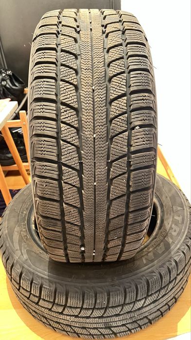 Шины 215/55/16. В хорошем состоянии