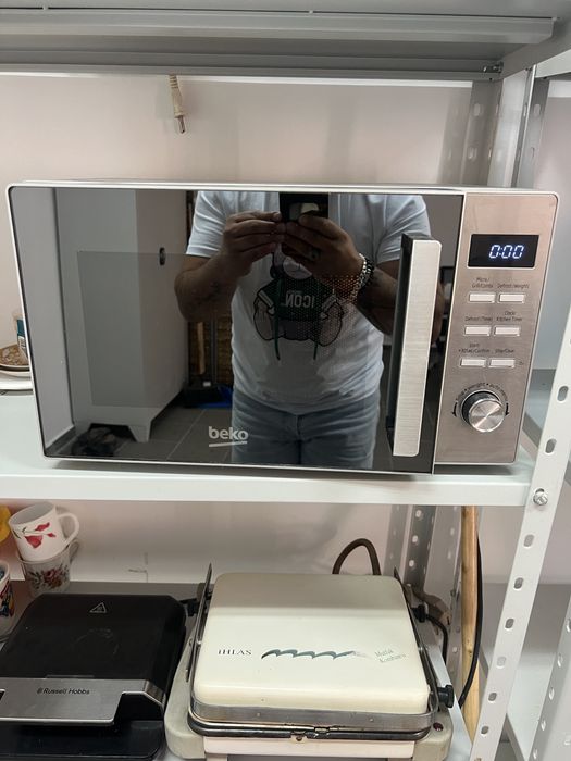 microunde Beko aproape nou