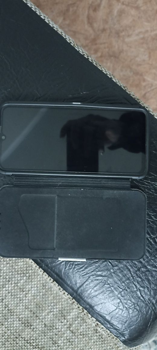 Торг есть, Продаю Redmi 9C(2 чехла в подарок)