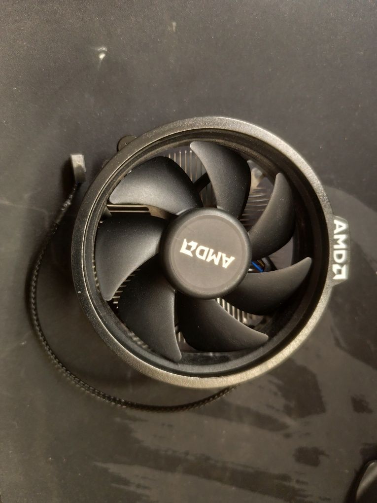 Ryzen 5 5500 в перфектно състояние