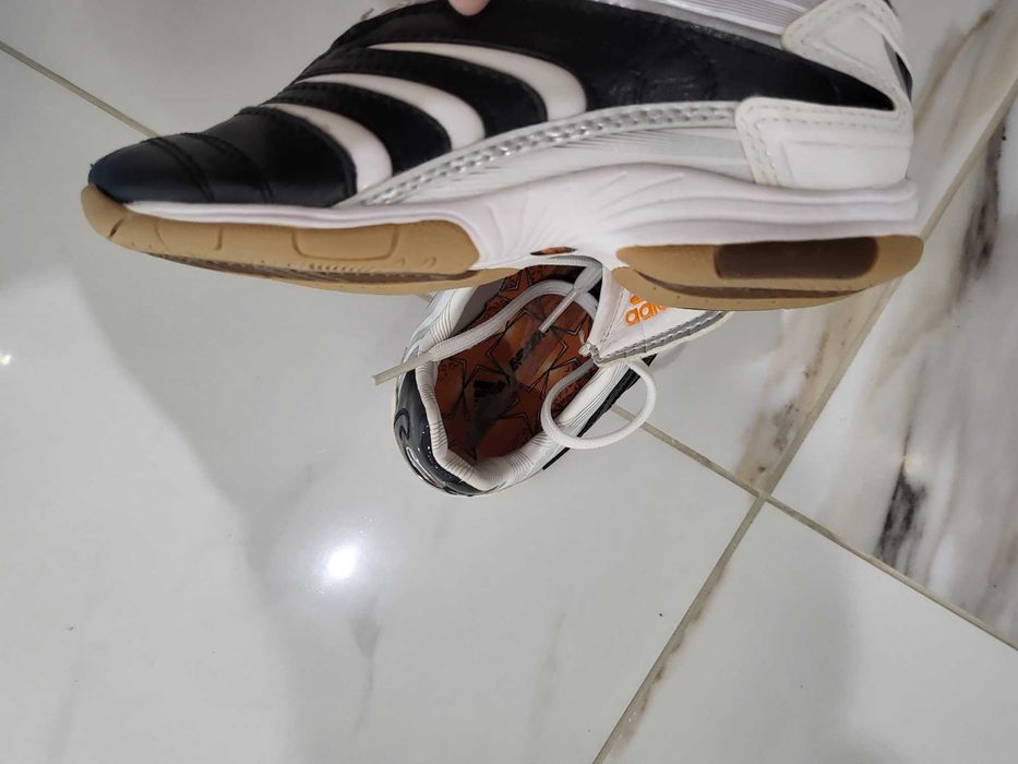 Маратонки  Adidas за футбол