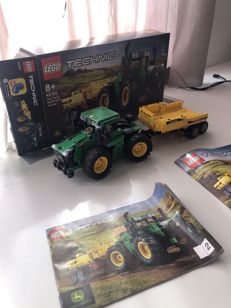 Tractor lego technic cu cartea de instructiuni si cutia