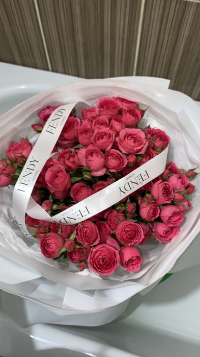 Букет свежий кустовые розы