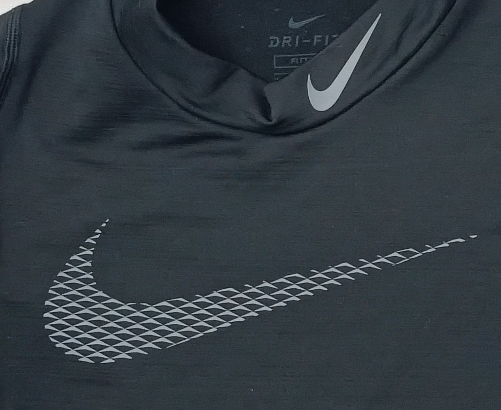 Nike PRO DRI-FIT Hyperwarm оригинална блуза ръст 137-147см Найк спорт