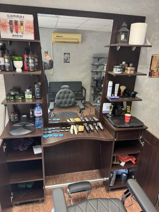 Фризьорско огледало