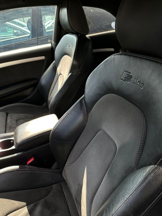 Vând Audi A5 Coupe Quattro model cu pachet S-line