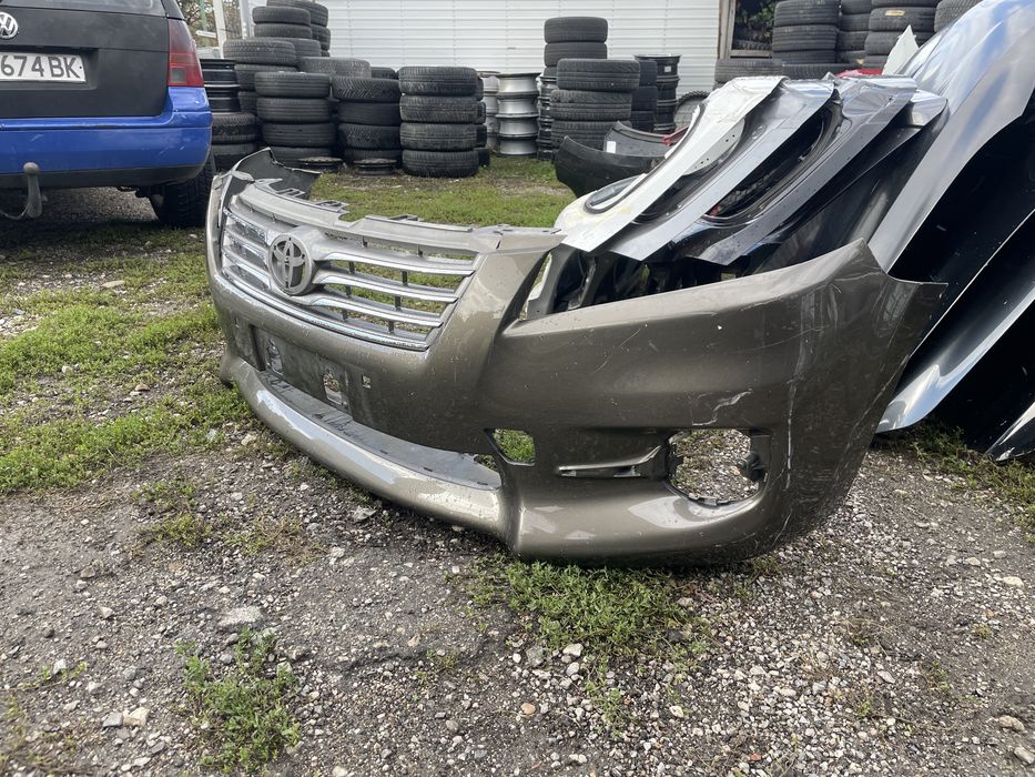 Предна броня Toyota Rav-4 III с Решетка
