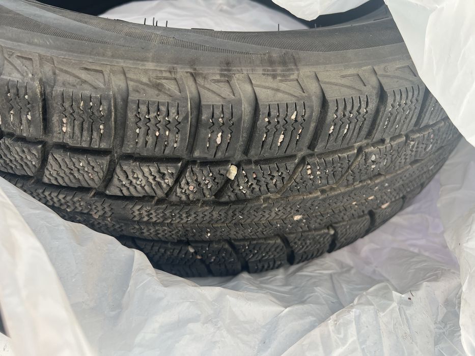 Продам б/у шины R17 TRIANGLE протектор идеальный без порезов