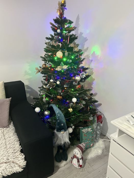 Brad Craciun cu merisoare, zapada falsa fara decoartiuni incluse,180cm