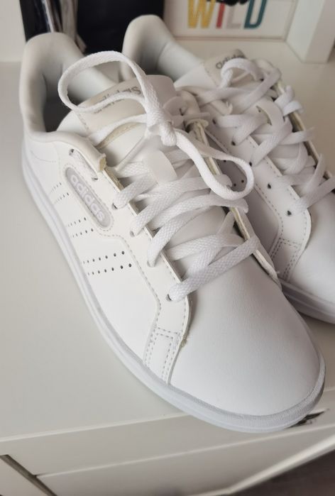 Vând Adidas  nr  36 2/3