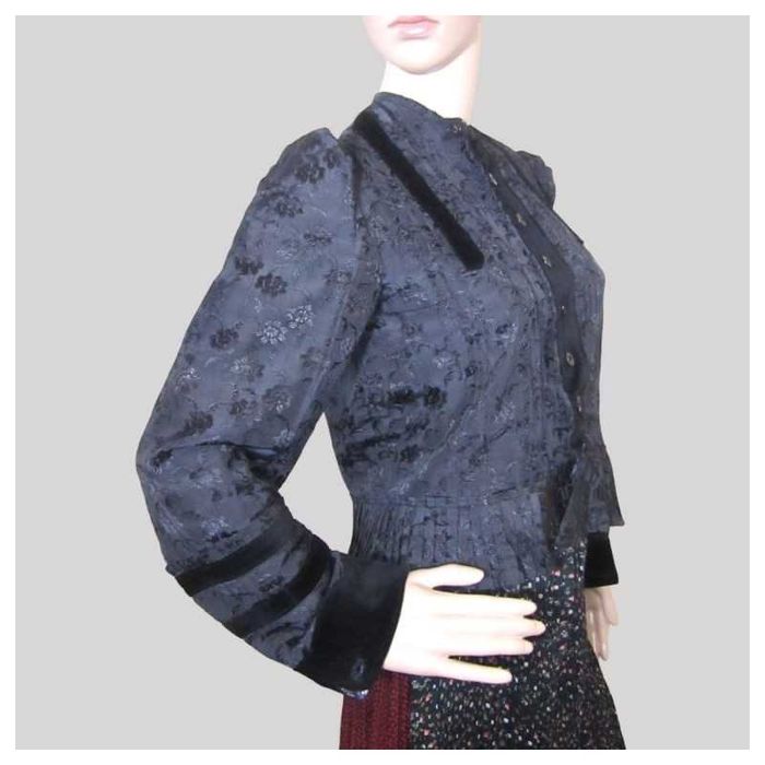 Costum popular maghiar din zona Cluj , port popular vechi din Sic  XS