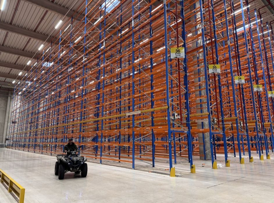 Rafturi metalice industriale reglabile