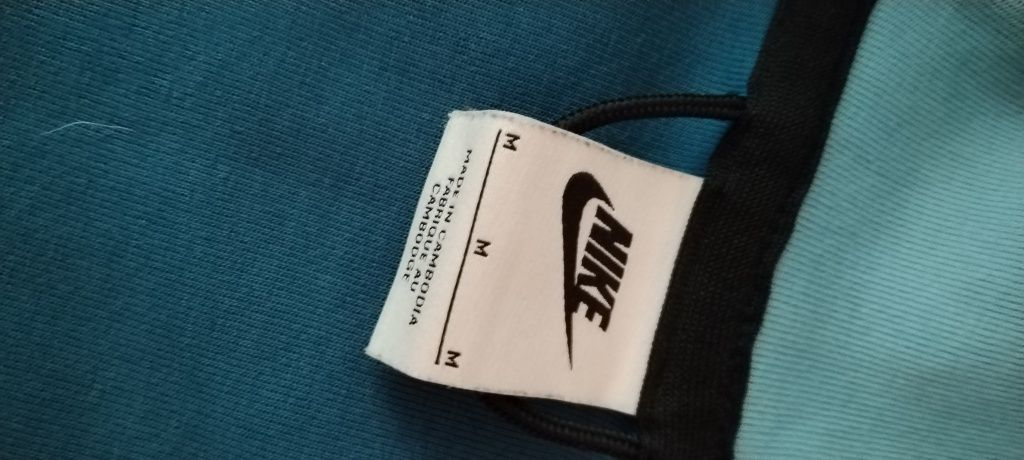 Vând Nike tech Albastru