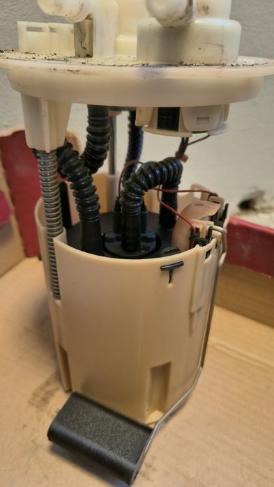 Горивна помпа за Тойота Корола 1.4VVTI