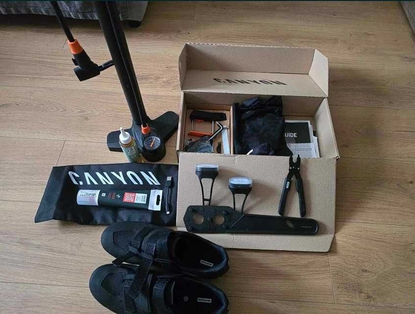 Bicicleta de sosea CANYON Endurace CF 6 + cadou