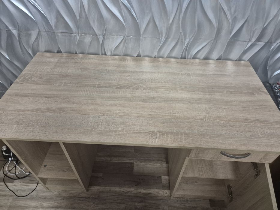 Birou 
Adancime (cm)	63
Inaltime (