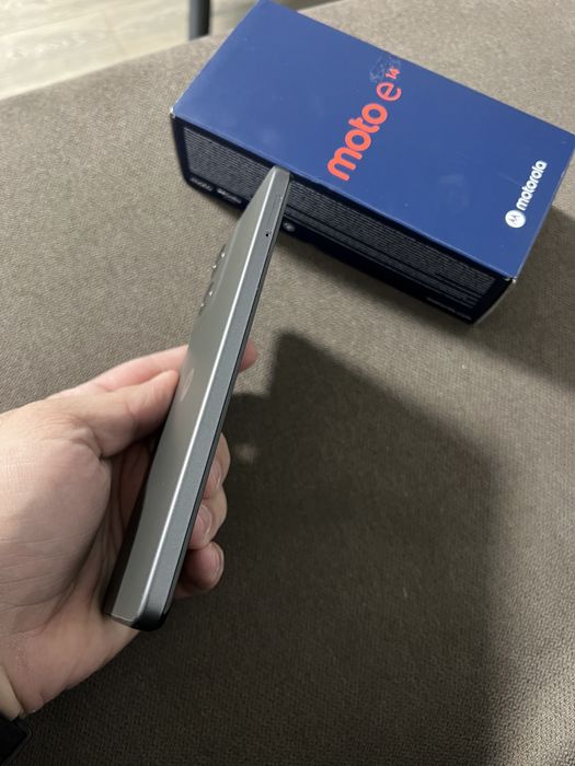 Moto E14 ca nou folosit foarte putin
