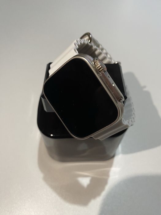 Смарт часовник чисто нов