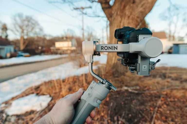 DJI RS 4 Mini Stabilizator gimbal 3 axe