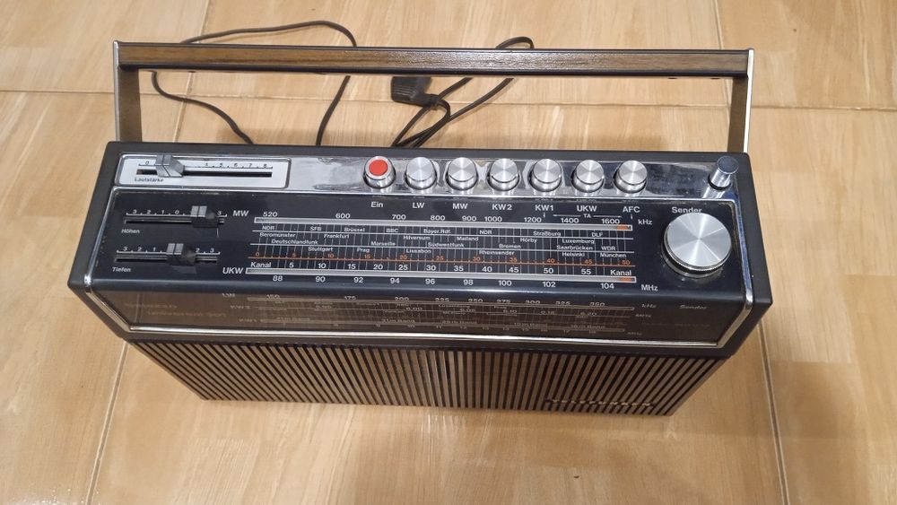 Radio portabil Telefunken Universal 301, an 1972, Superheterodina