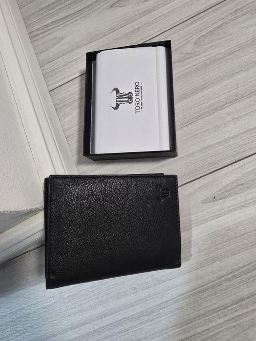 Portofel toro nero