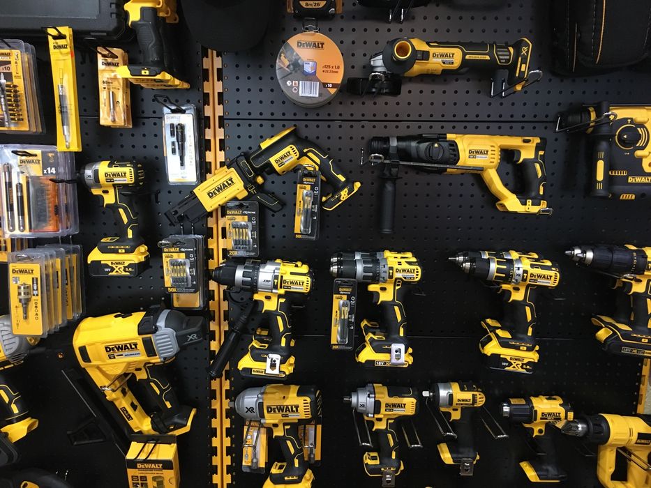 Акумулаторна ножовка - саблен трион DeWalt DCS367N 18V Brushless