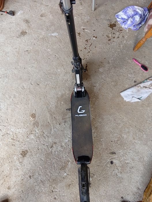 Vând trotineta electrica kugo
