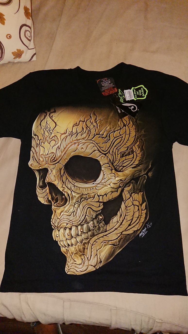 Tricou Craniu glow in the dark 3D print fata verso