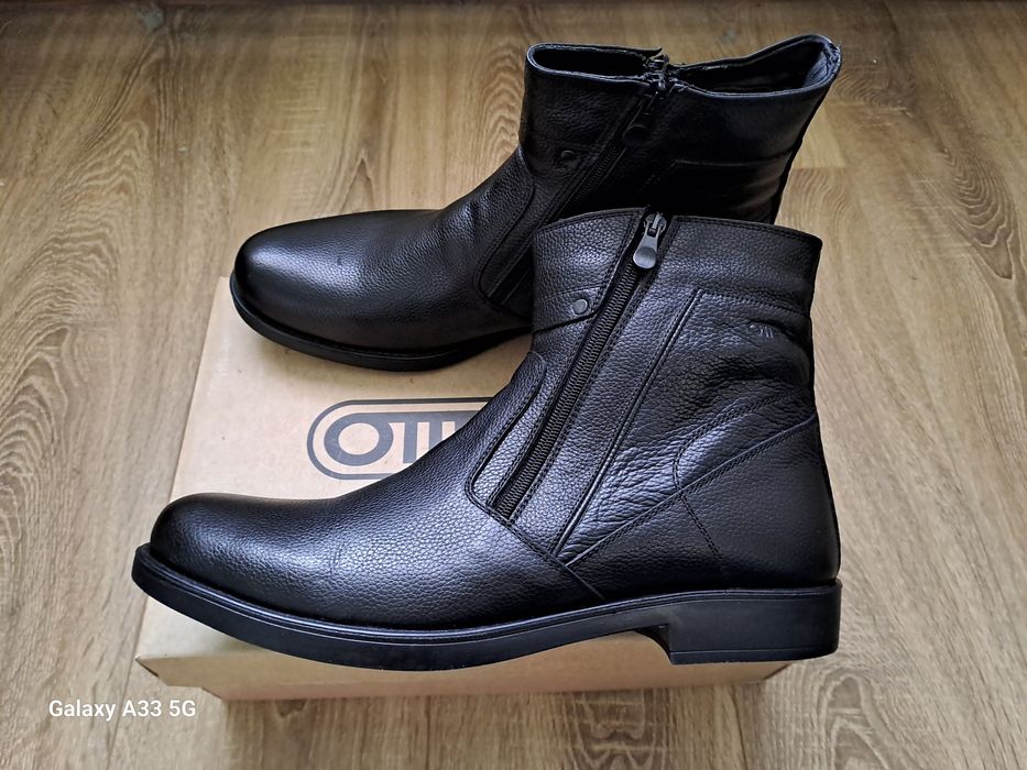 Vand ghete din piele și blana naturala pentru bărbați, brand Otter.