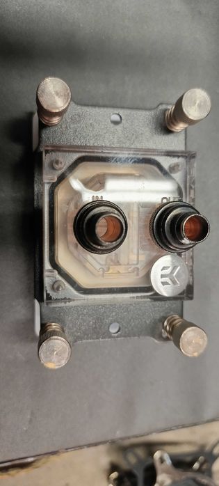 Водно охлаждане за видео карта и процесори