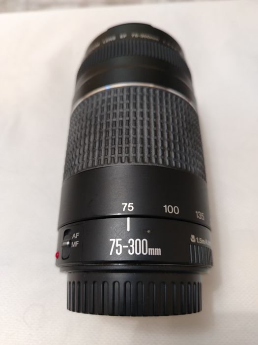 Объектив Canon 75 - 300  4-5.6