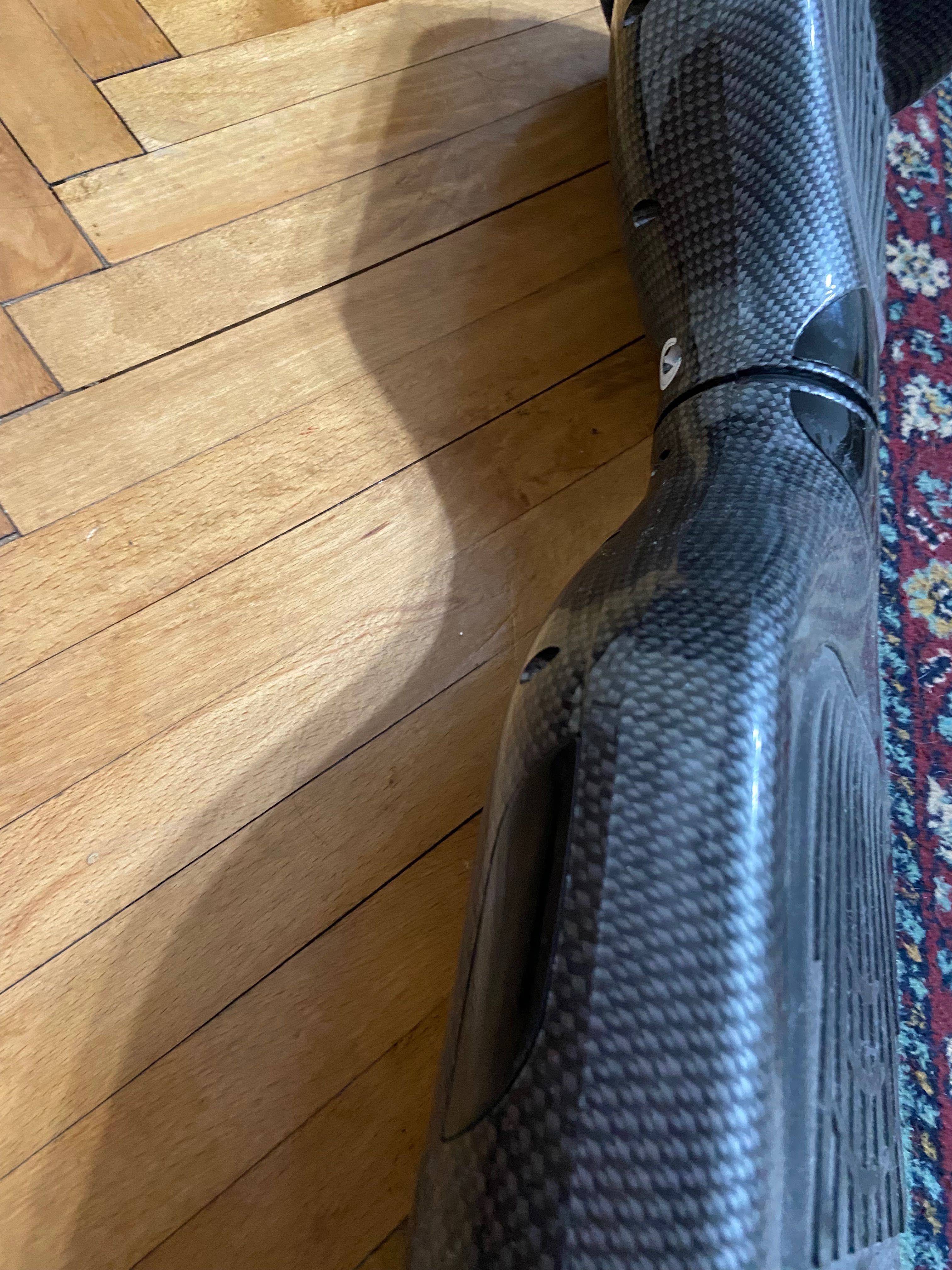 Hoverboard negru cu lumini, an 2021, viteza 15 km/h, pret negociabil