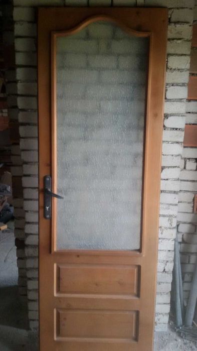врата с прозорец- чам и релефно стъкло ,интериорна 64х164см