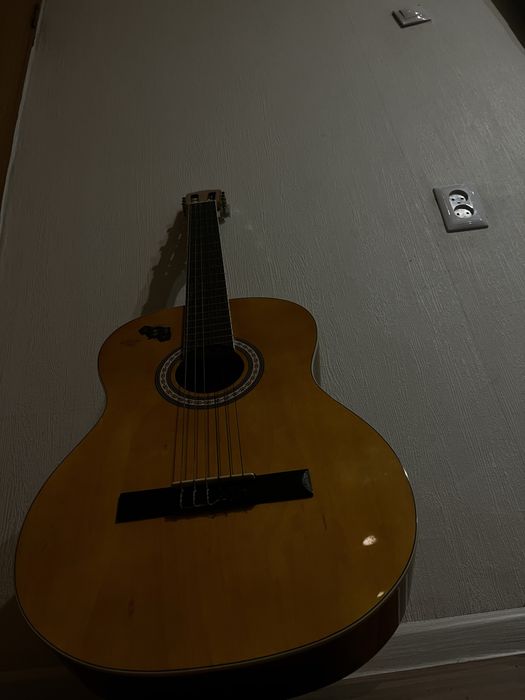 Гитара Adagio классическая